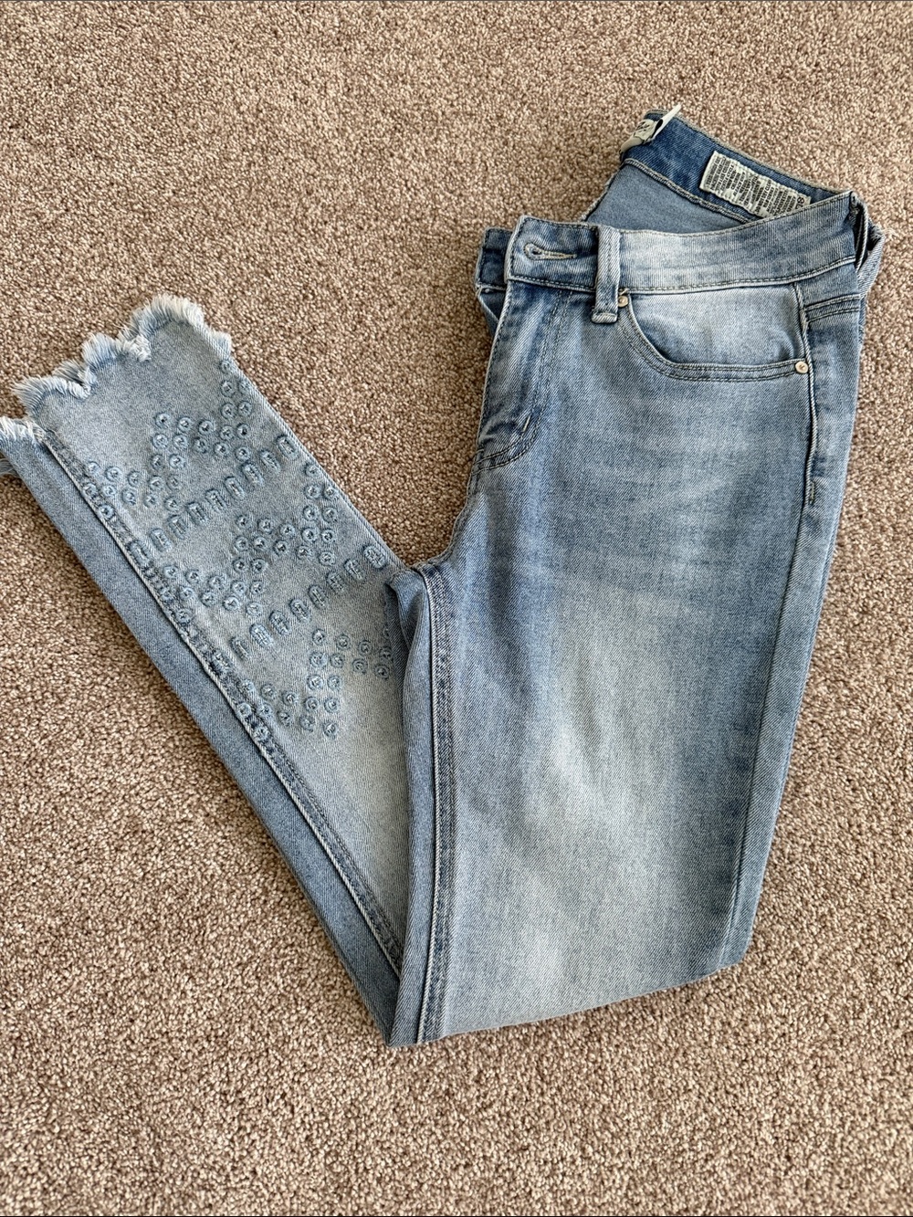 Indigo Rein Light Blue Cropped Jeans with Embellished Rough Hem Ankle- Size 5/26